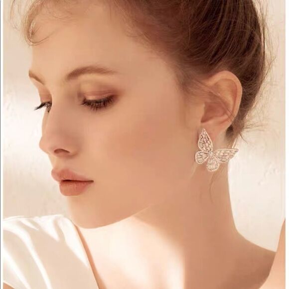New Stunning Cutout Butterfly and Crystal Earrings - Picture 5 of 13